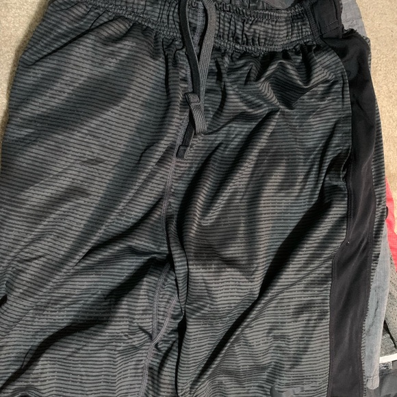 Men’s athletic shorts - Nike, Under Armor, Champion and Hurley - Picture 9 of 9